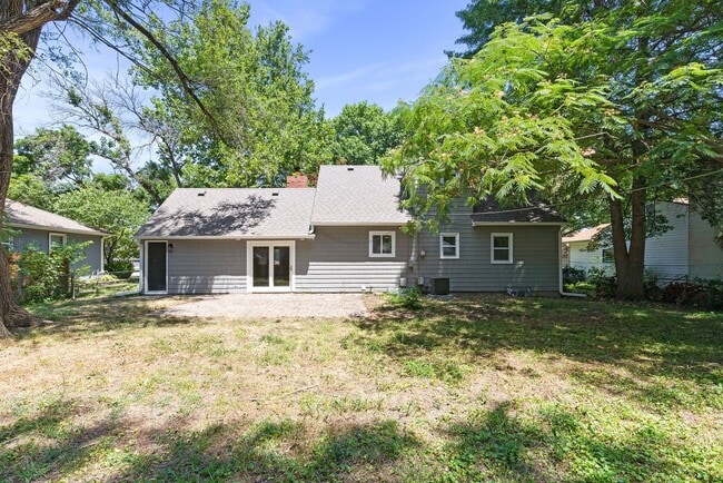 Building Photo - 7615 W 95th Terrace