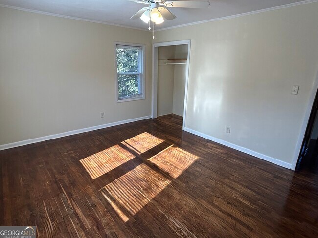 Building Photo - 190 Northcrest Dr