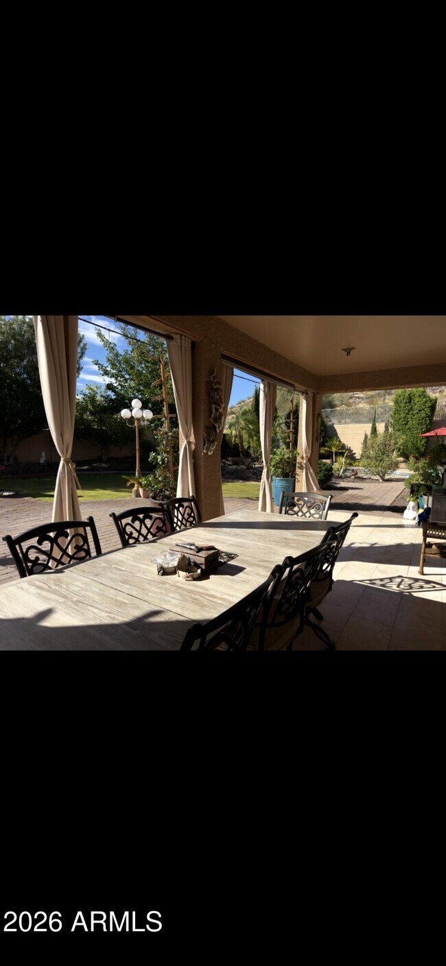 Building Photo - 3928 W Range Mule Dr