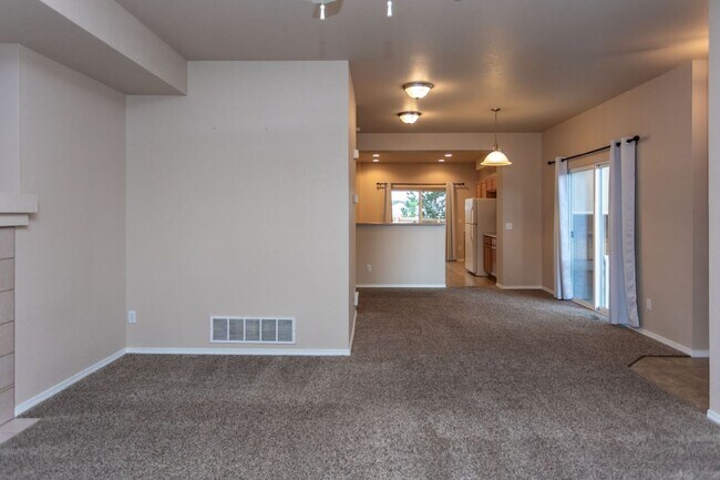 Building Photo - Beautiful 3-Bedroom Home Near Powers Corridor!