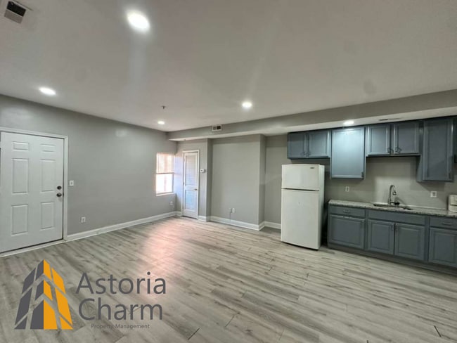 Building Photo - 1918 N Charles St