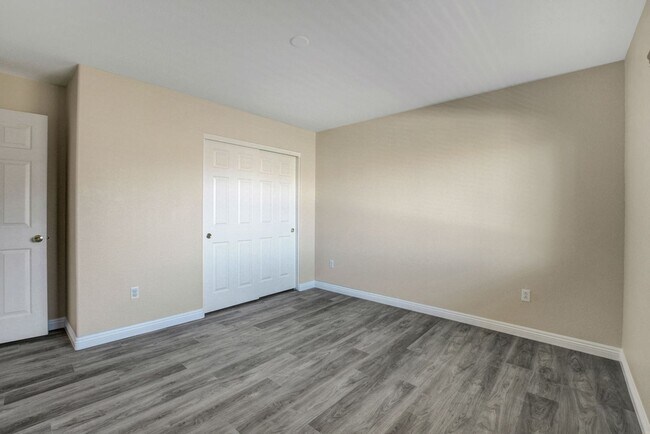 Building Photo - TWO STORY CUL-DE-SAC HOME, 3 BEDROOM 2.5 BATH HOME