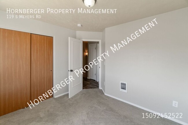 Building Photo - 119 S Meyers Rd