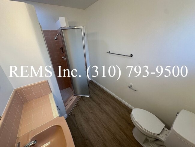 Building Photo - Beautifully Updated Home with 2-Car Garage & Large Bonus Family Room