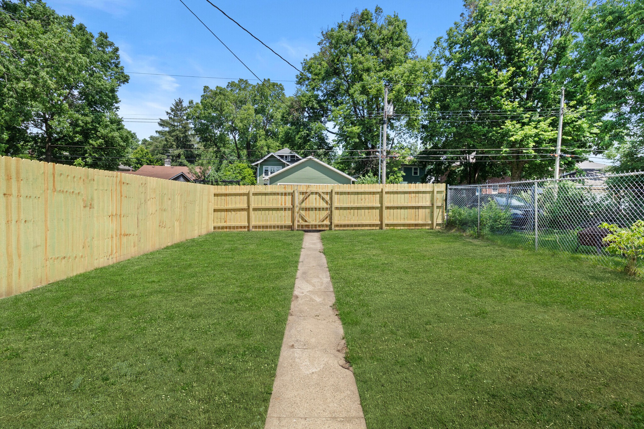 Building Photo - 4071 N College Ave