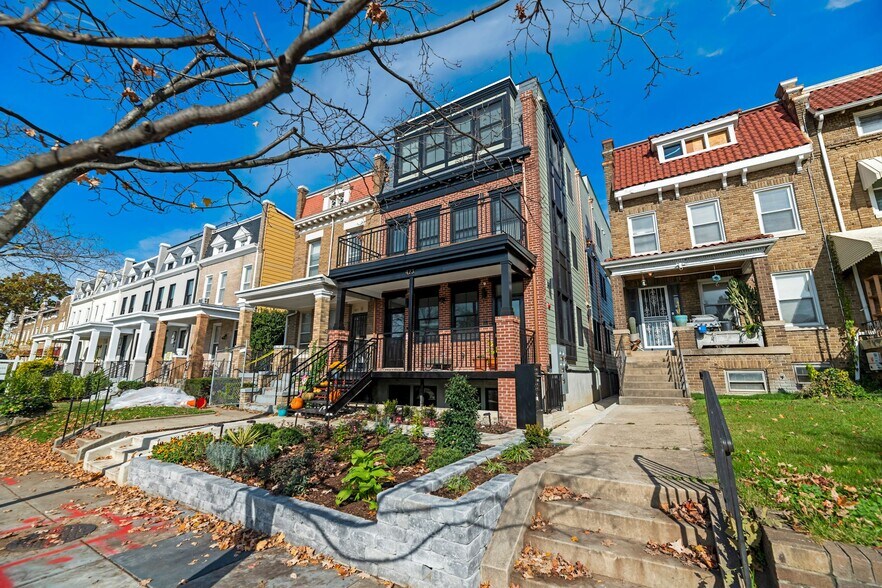 Building Photo - 423 Quincy St NW