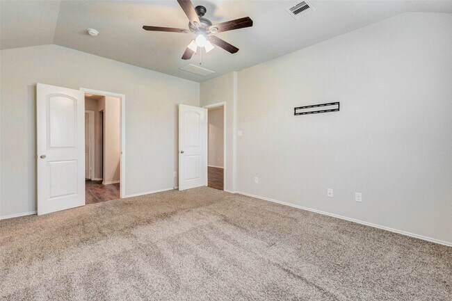 Building Photo - 5422 Dovetail Arbor Trace