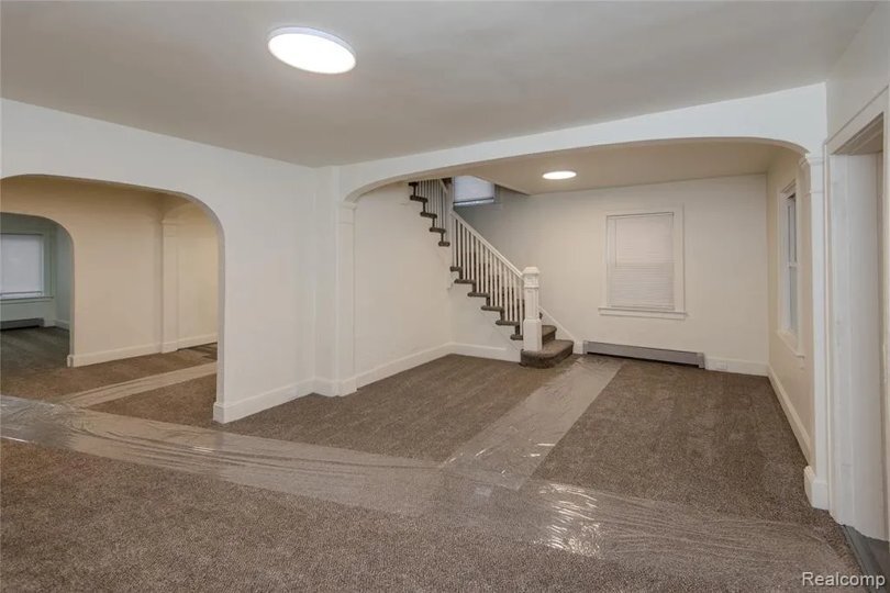 Building Photo - 751 Dupont St