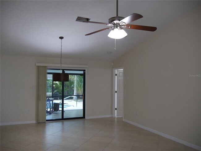 Building Photo - 3026 Vinson Ave