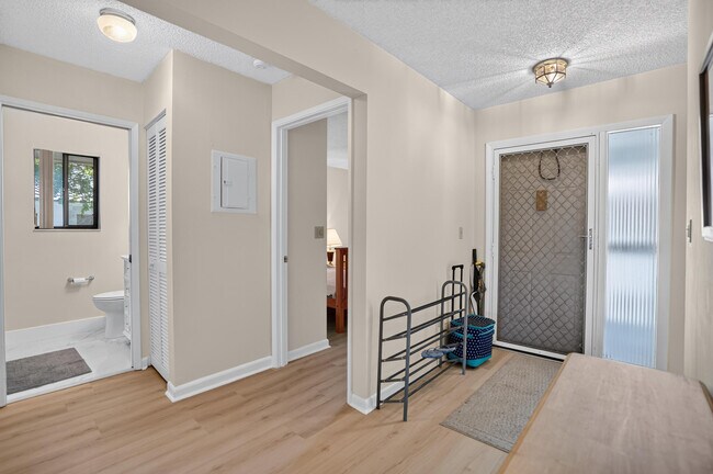 Building Photo - 65 Pelican Pointe Dr