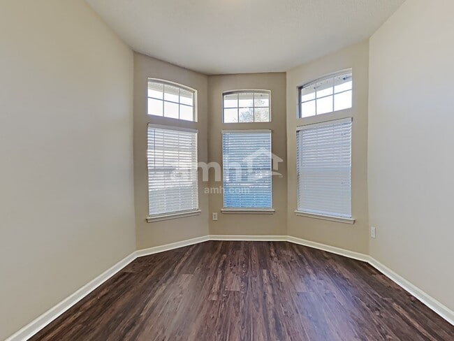 Building Photo - 3941 Leatherwood Dr