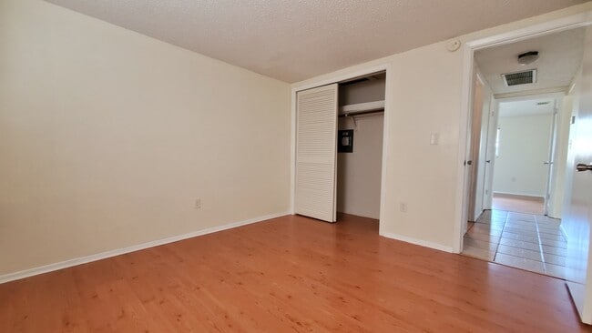 Building Photo - 5416 Reef Dr
