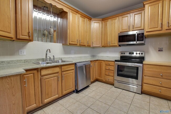 Building Photo - 976 Tracey Ln