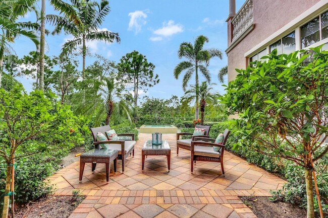 Building Photo - 128 Tulip Tree Ct