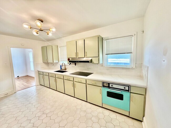 Building Photo - 441 Jackson St