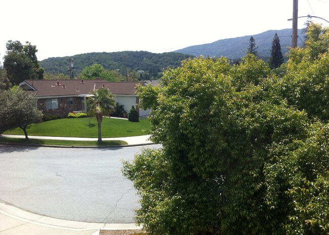 Building Photo - 5747 Clematis Dr