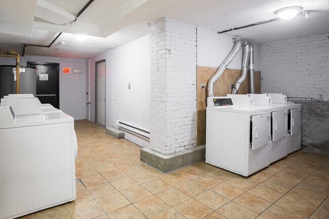 Building Photo - 90 Warrenton St
