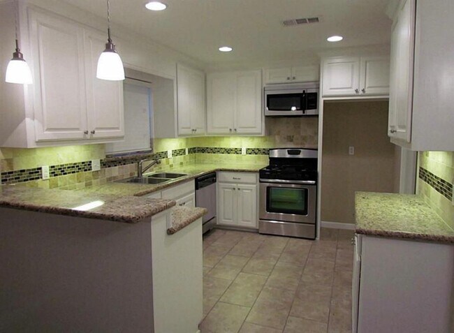 Building Photo - 10429 Moorberry Ln