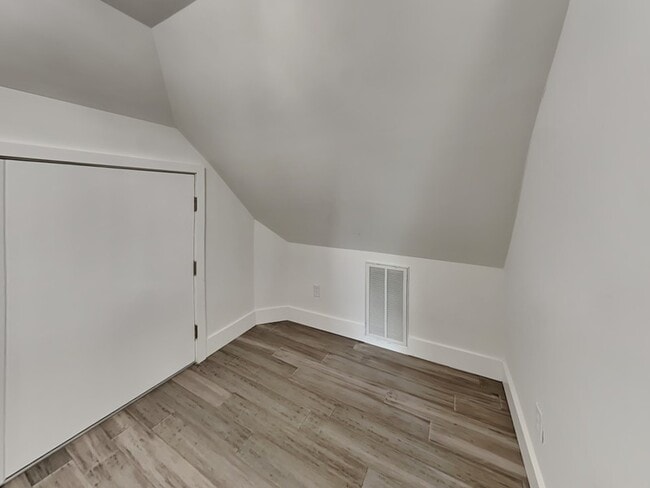 Building Photo - 6915 Forestglade Cir