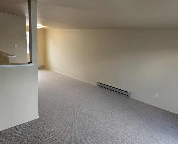 Building Photo - 1122 Francis Ave