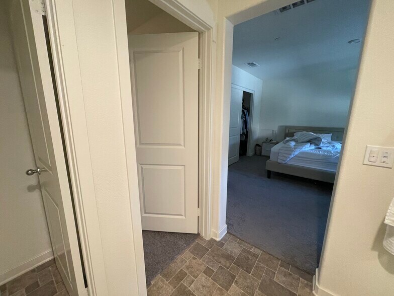 Building Photo - 27474 Basalt Way