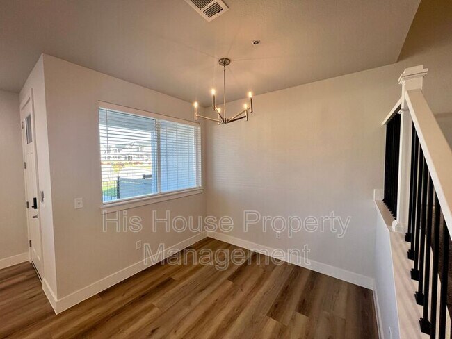 Building Photo - 4125 24th Street Rd