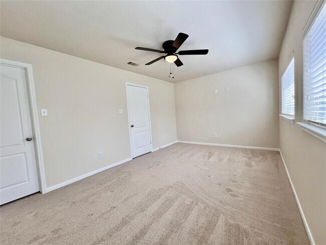 Building Photo - 835 E Tide Bay Cir