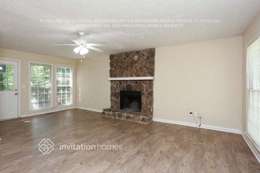 Building Photo - 396 Shamrock Ct