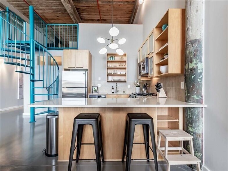 Building Photo - 170 Boulevard NE