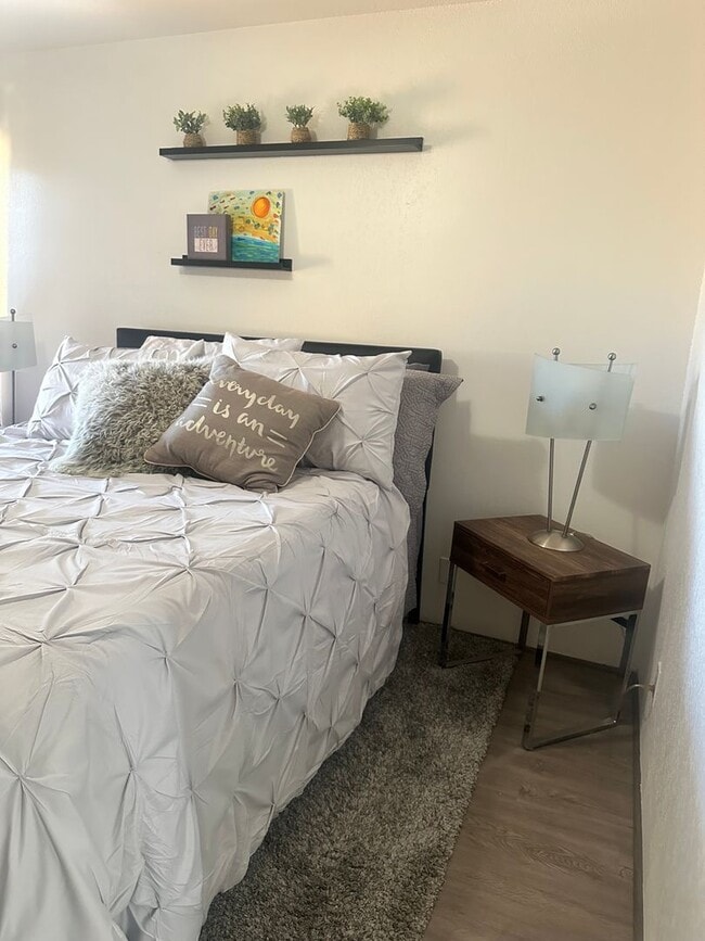 Building Photo - Furnished Apartment for Rent at The Bluffs...