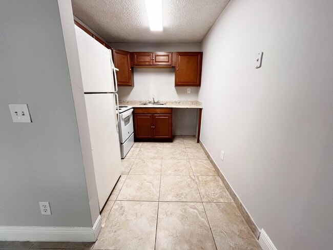 Building Photo - 1106 Meadows Cir