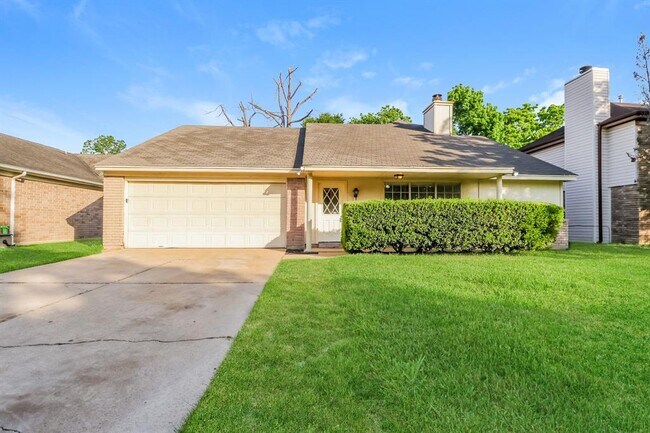 Primary Photo - 22626 Guardsman Ln