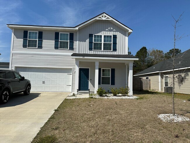 Primary Photo - Tranquil South Retreat: Spacious 5-Bed Hom...