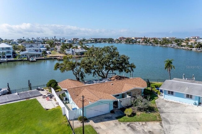 Building Photo - 16114 5th St E