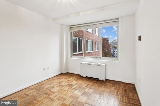 Building Photo - 4000 Tunlaw Rd NW