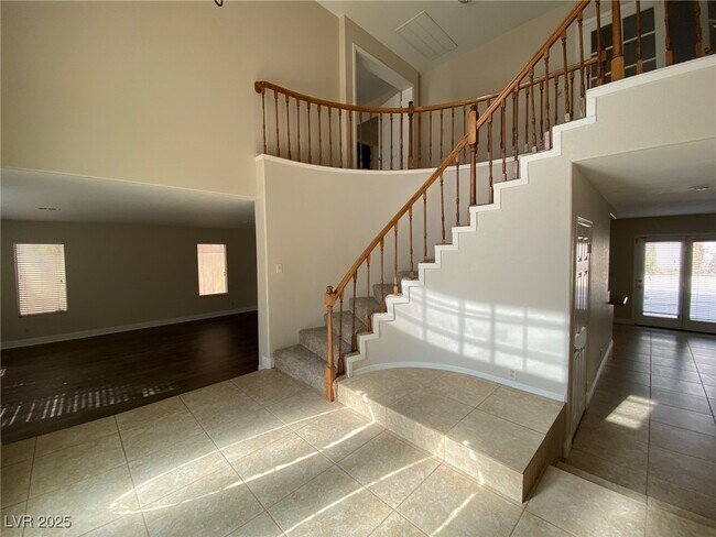 Primary Photo - 9312 Angelfish Dr