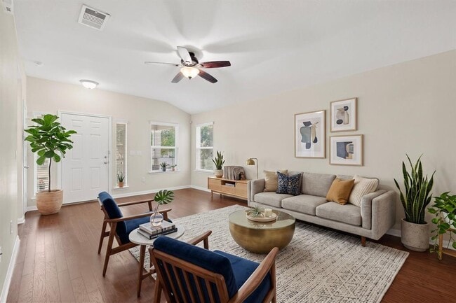 Building Photo - 18336 Friendship Hill Dr