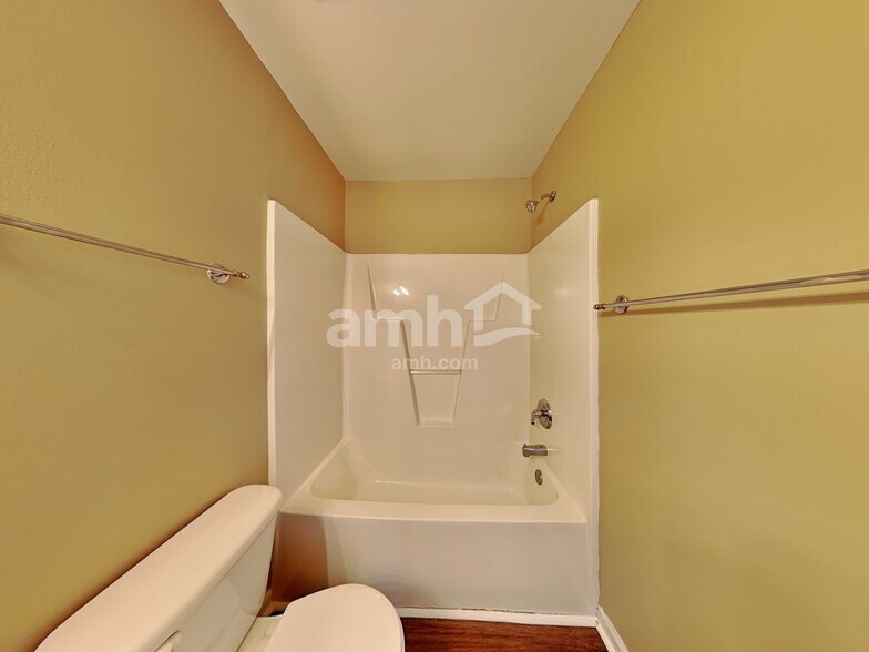 Building Photo - 205 N Fuquay Springs Ave