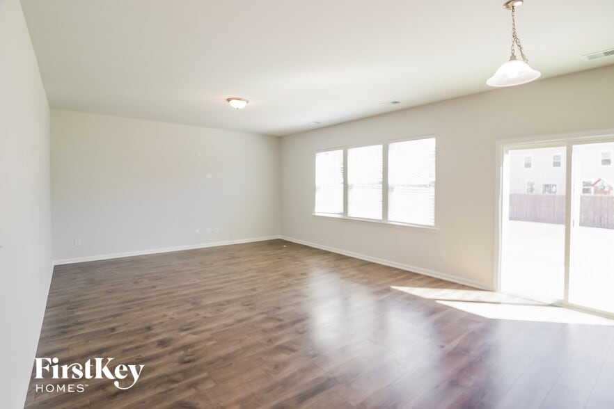 Building Photo - 5221 American Holly Ln