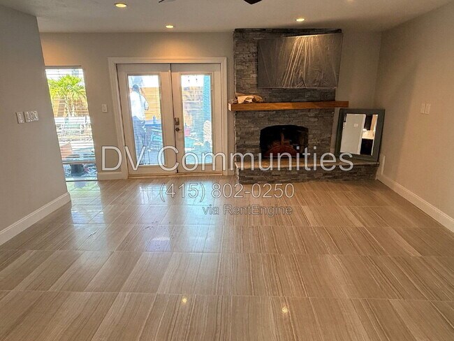 Building Photo - 2802 Pass a Grille Way