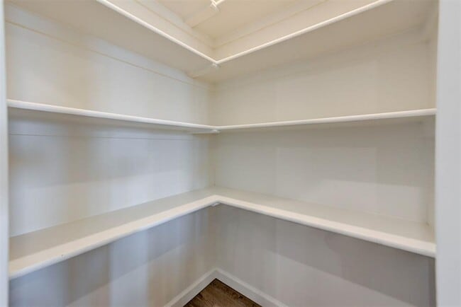 Building Photo - 1632 NE 35th St