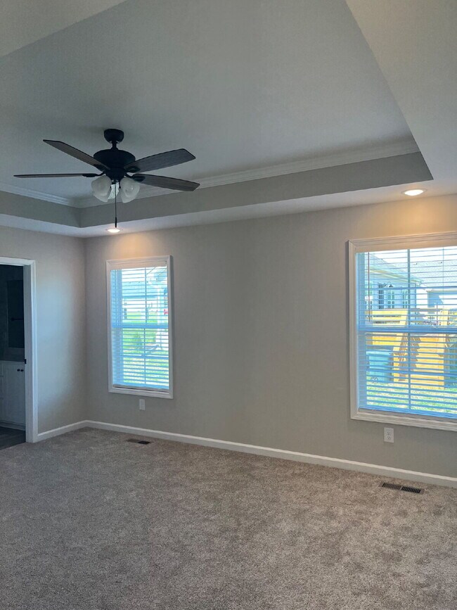 Building Photo - 109 Thacker Dr