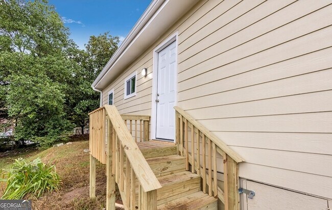 Building Photo - 2502 Park Dr