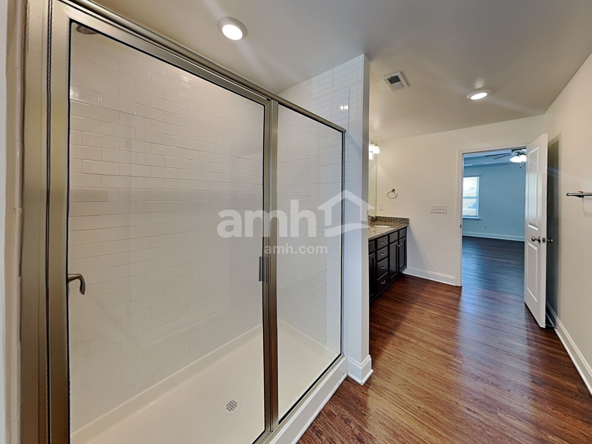 Building Photo - 145 Twin River Dr