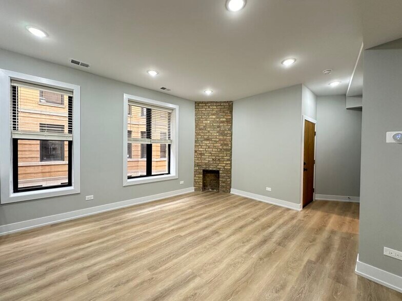 Building Photo - 431 W Belden Ave