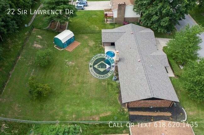 Building Photo - 22 Sir Lawrence Dr