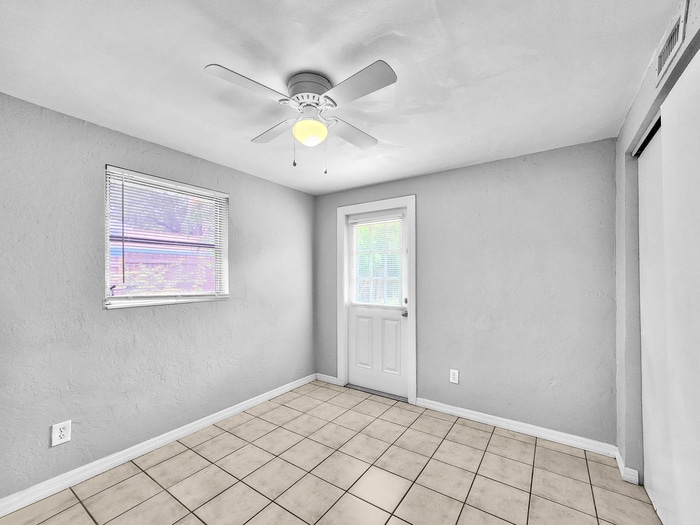 Building Photo - 10849 60th Ave N