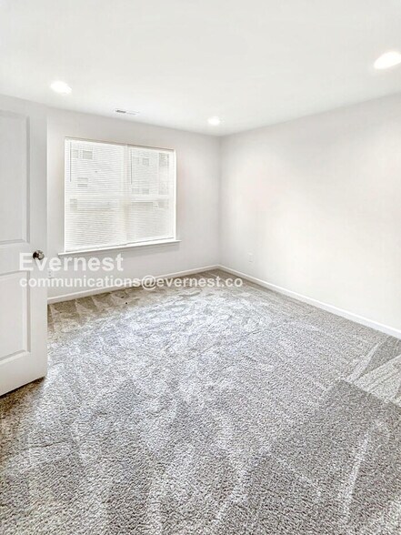 Building Photo - 1221 Marble St