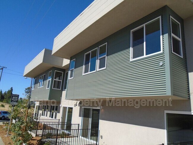 Building Photo - 2401 Broadway St