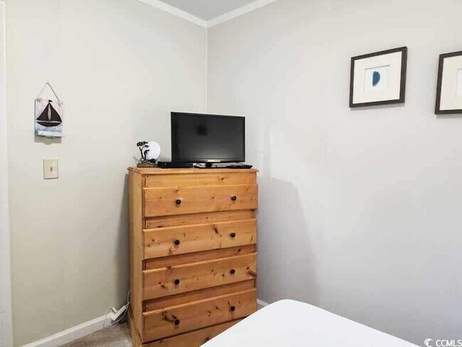 Building Photo - 177 Club Cir